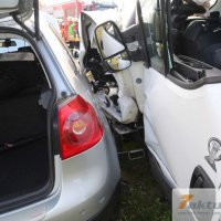 Tödlicher Verkehrsunfall auf B10 - Frau und Hund sterben, mehrere FZ beteiligt